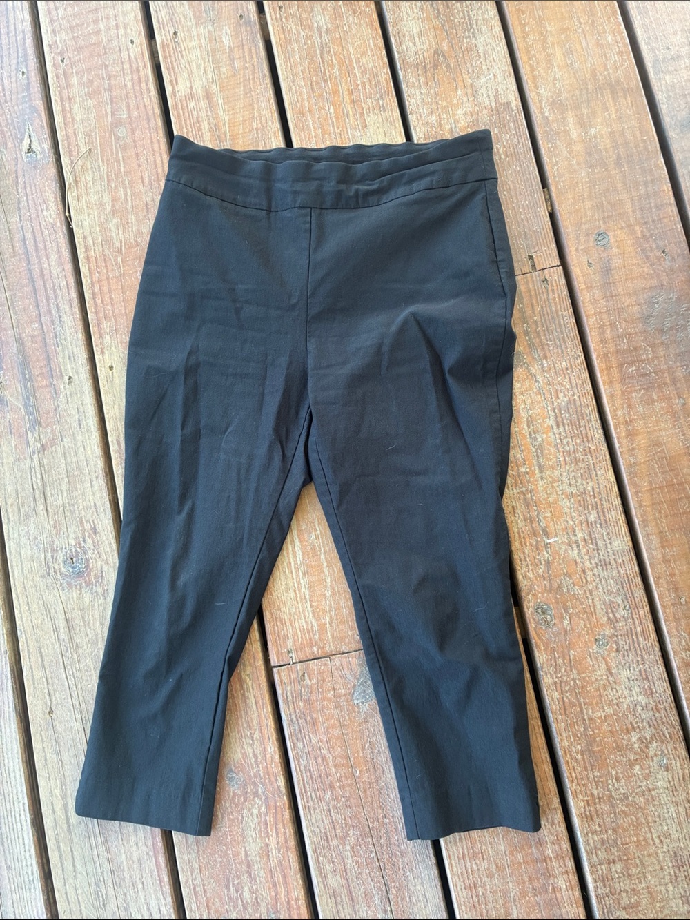 Chico’s So Slimming stretchy Capri Pants - Size 10-12
